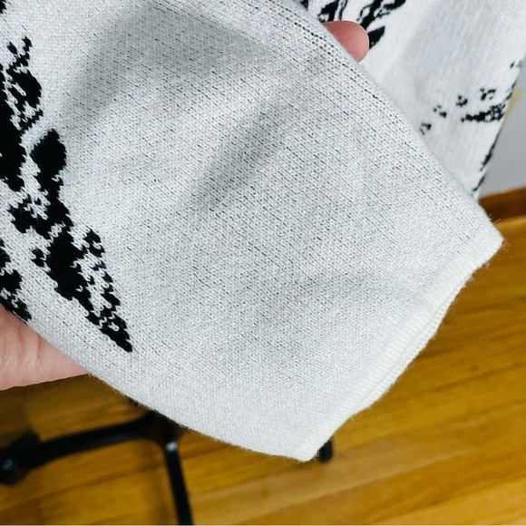 Grace White with Black Florals Open Cardigan- Size Large- NWT - Picture 6 of 9